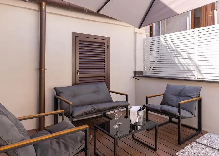 Agh Pantheon Guest house