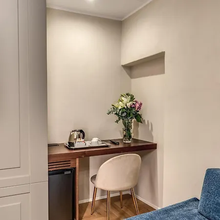 Pensión Agh Pantheon