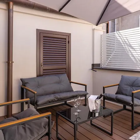 Agh Pantheon 招待所