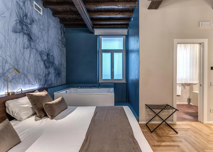 Agh Pantheon 招待所 4*